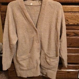 Cozy Cream-colored Oversize UNIQLO Sweater
